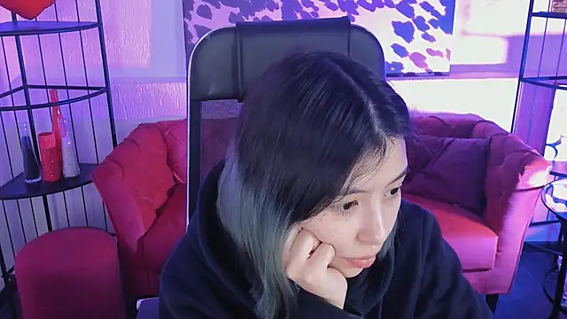 SirenMystiq online show from April 16, 7:25 pm