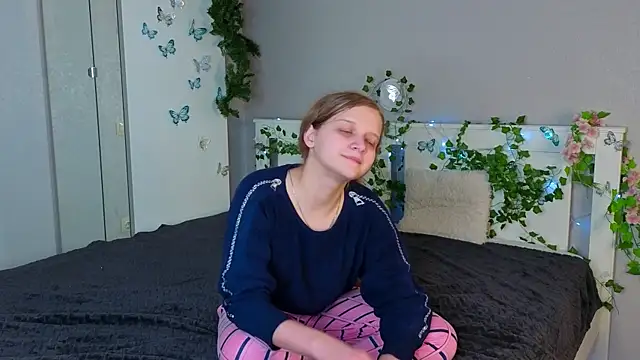 HazeElariel online show from March 30, 3:35 pm