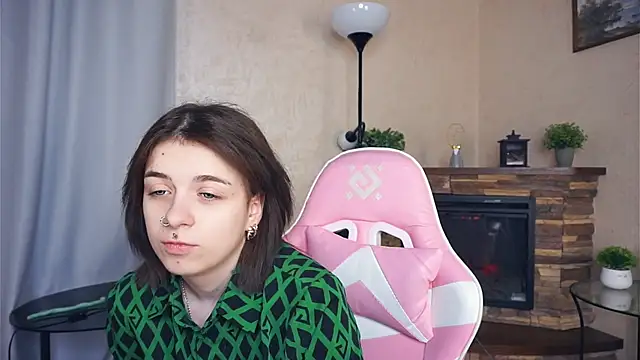 IleanaPishko online show from December 23, 8:12 am