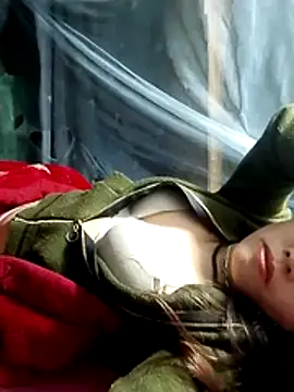 Snapshot of Heya_k2 chatting on December 13, 7:53 pm Heya k2 online show from December 13, 7:53 pm