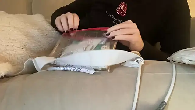 ijustturned18today online show from December 15, 8:29 am