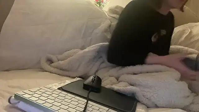 ijustturned18today online show from January 16, 7:12 am