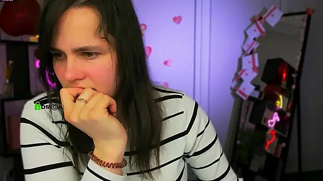 Snapshot of astra_opal chatting on February 14, 6:43 am astra opal online show from February 14, 6:43 am