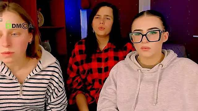 Snapshot of astra_opal chatting on February 19, 12:17 am astra opal online show from February 19, 12:17 am