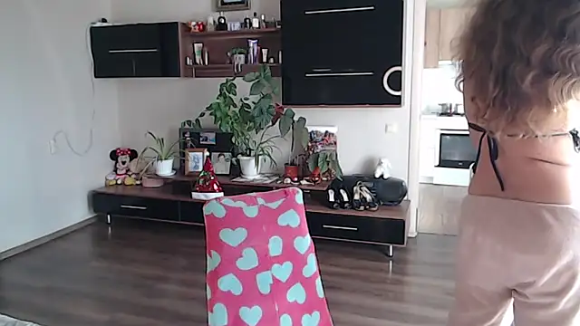 Snapshot of SofiaBoone chatting on December 17, 9:26 am SofiaBoone online show from December 17, 9:26 am
