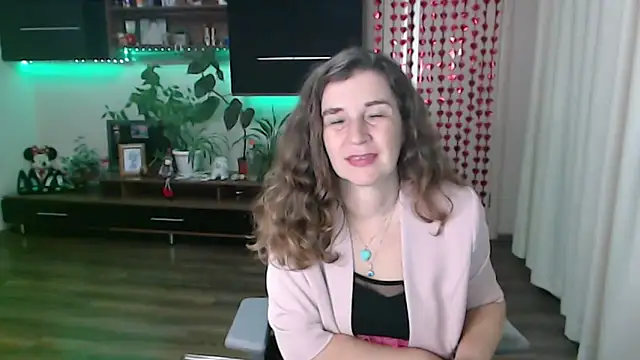 Snapshot of SofiaBoone chatting on February 7, 5:49 pm SofiaBoone online show from February 7, 5:49 pm