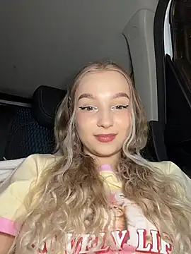 Snapshot of -teenytiny- chatting on December 14, 3:17 pm -teenytiny- online show from December 14, 3:17 pm