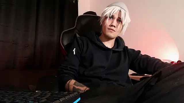 Snapshot of zack_morgan chatting on December 21, 3:57 am zack morgan online show from December 21, 3:57 am