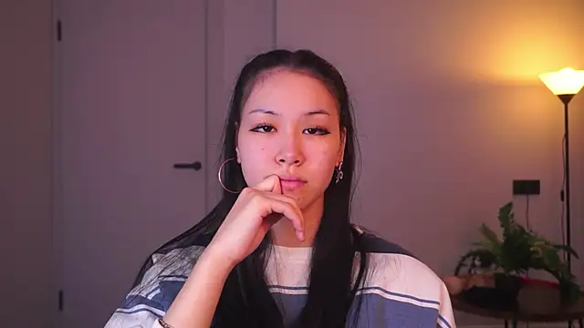 Snapshot of DonaPelligrino chatting on December 14, 5:57 am DonaPelligrino online show from December 14, 5:57 am