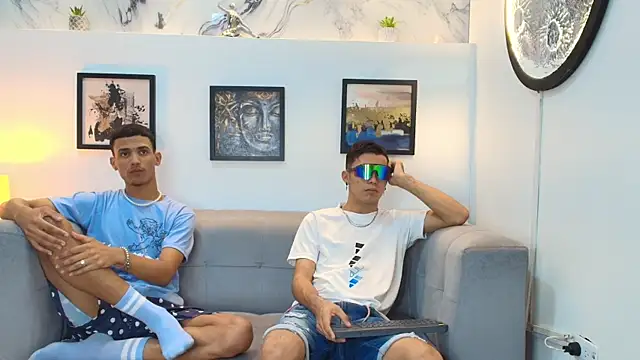 YOUNG GUYS1 online show from December 23, 1:25 am