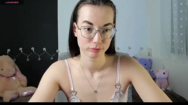 EmmaJacson online show from March 3, 7:09 pm