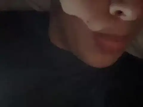 Snapshot of charles3142 chatting on December 15, 6:39 am charles3142 online show from December 15, 6:39 am