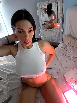 Snapshot of dulcemorela83 chatting on February 13, 5:31 pm dulcemorela83 online show from February 13, 5:31 pm