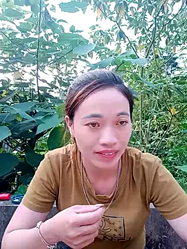 little-effy online show from May 22, 11:16 am