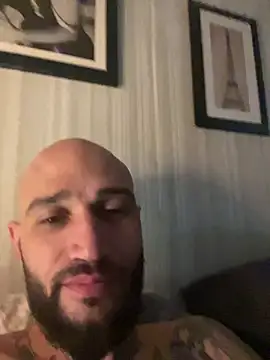 kingNQueen1211 online show from April 24, 5:43 am