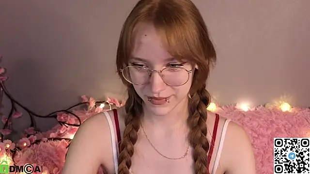 Snapshot of EmmaPratt chatting on January 12, 8:30 am EmmaPratt online show from January 12, 8:30 am