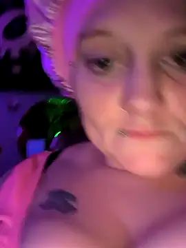 Snapshot of MidnightSeducer@xh chatting on January 11, 10:42 am MidnightSeducerxh online show from January 11, 10:42 am