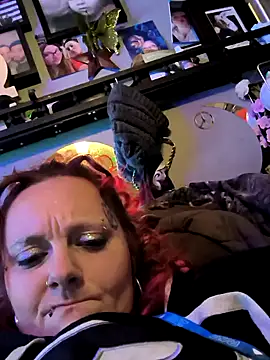 Snapshot of MidnightSeducer@xh chatting on January 13, 1:11 am MidnightSeducerxh online show from January 13, 1:11 am