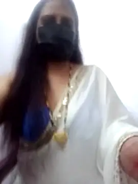 Snapshot of kusbu0077 chatting on February 18, 4:19 am kusbu0077 online show from February 18, 4:19 am