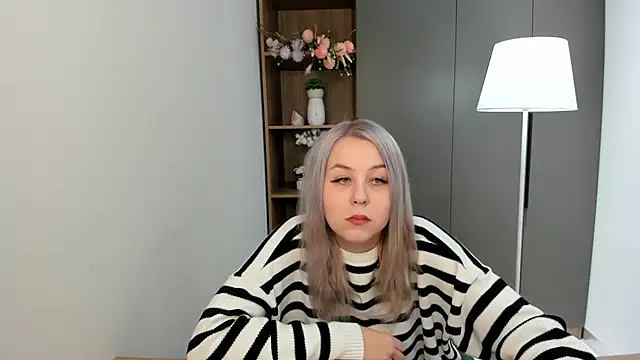 Snapshot of PorshaEicke chatting on December 16, 3:11 am PorshaEicke online show from December 16, 3:11 am