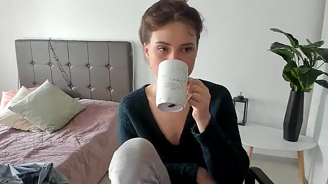 Snapshot of Jessy_lil chatting on February 8, 10:07 am Jessy lil online show from February 8, 10:07 am