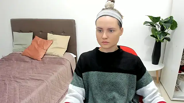 Snapshot of Jessy_lil chatting on February 19, 3:41 pm Jessy lil online show from February 19, 3:41 pm