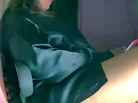 butterflyslay online show from December 13, 9:09 pm