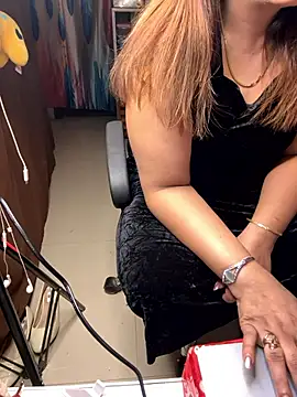 butterflyslay online show from January 8, 5:10 am