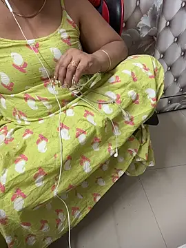 butterflyslay online show from April 6, 6:42 pm