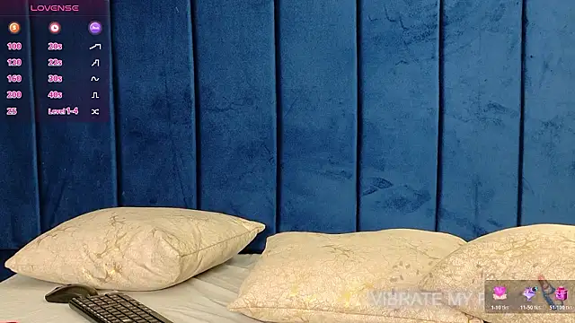 Snapshot of bella_moonlight_cr chatting on February 22, 4:02 am bella moonlight cr online show from February 22, 4:02 am