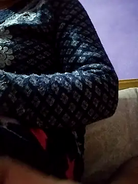 Snapshot of Sweet_Couple_01 chatting on December 15, 5:50 pm Sweet Couple 01 online show from December 15, 5:50 pm