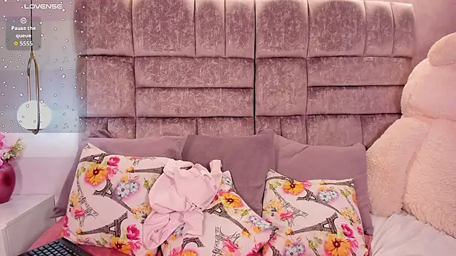 miaa quinn online show from March 4, 4:51 am