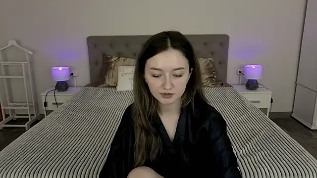 CyrenaLuxe online show from March 30, 7:59 pm