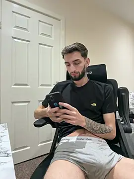 Juliann69Ramiro online show from February 25, 9:24 pm