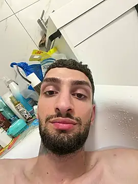 Juliann69Ramiro online show from July 3, 10:38 pm