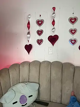 Tamaraserra online show from April 8, 5:02 pm