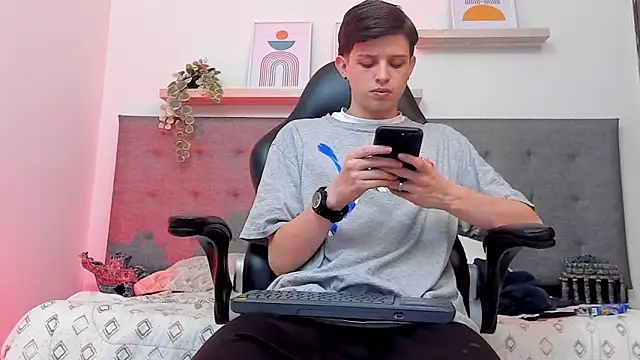 sebastamayo  online show from March 5, 6:09 am