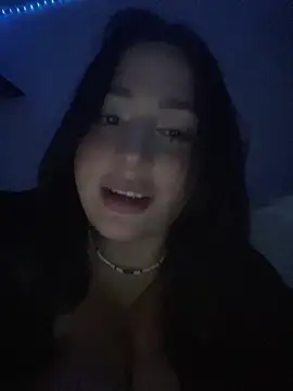 Snapshot of pudizinhaa_ chatting on April 10, 4:28 am pudizinhaa online show from April 10, 4:28 am