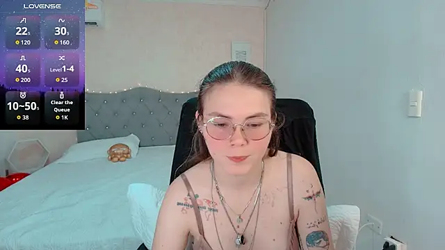 Snapshot of lexalove_doll chatting on February 23, 4:43 am lexalove doll online show from February 23, 4:43 am