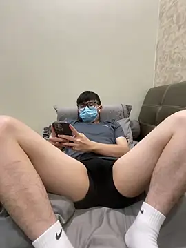 YourBoYyyyyyyy online show from March 28, 2:38 pm