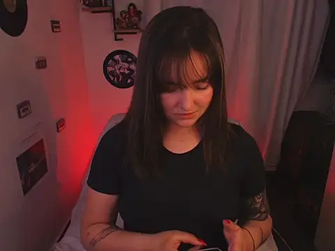 sara cuteeyes online show from April 1, 5:30 am