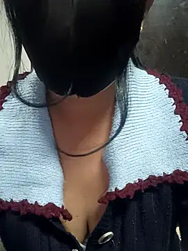 Snapshot of teena-11 chatting on December 19, 3:52 pm teena-11 online show from December 19, 3:52 pm