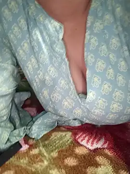 Snapshot of teena-11 chatting on February 23, 2:25 pm teena-11 online show from February 23, 2:25 pm