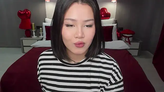 Snapshot of Brunette_Charm chatting on February 25, 10:58 am Brunette Charm online show from February 25, 10:58 am