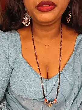 Snapshot of Rachu_love chatting on August 2, 5:28 am Rachu love online show from August 2, 5:28 am
