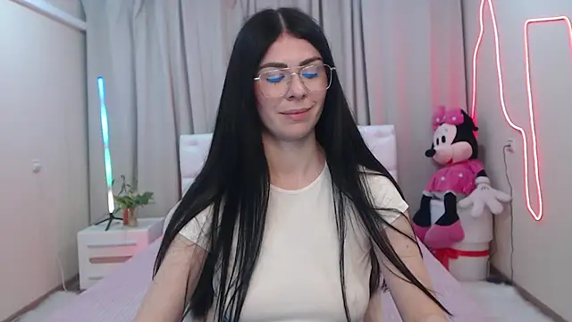 Snapshot of MilaSecret55 chatting on May 16, 6:32 am MilaSecret55 online show from May 16, 6:32 am
