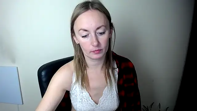 LiaSeass  online show from December 15, 10:08 am