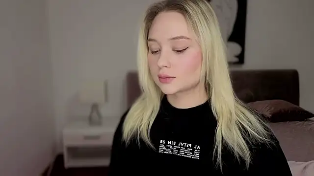 Snapshot of Jessiestar_ chatting on February 3, 2:00 pm Jessiestar online show from February 3, 2:00 pm