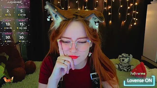 LittleFoxHole online show from December 22, 1:57 am