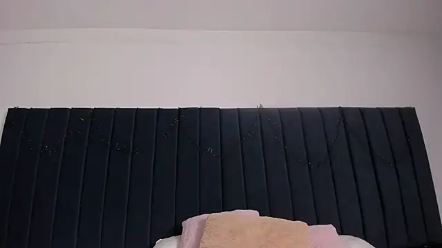 Snapshot of milk_rain chatting on February 9, 12:09 pm milk rain online show from February 9, 12:09 pm